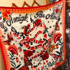 Gucci scarf L’Aveugle Par Amour with butterflies and flowers